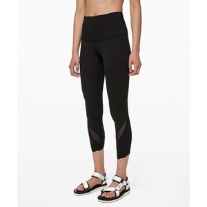 lululemon roll down scalloped crop size 6